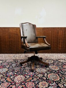Englischer antiker Chesterfield Bürostuhl