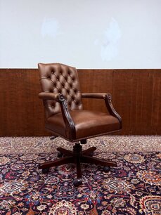 Bordeaux englischer Chesterfield President Chair #1
