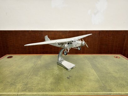 Authentic Models Ford Trimotor Modellflugzeug Authentic Models Ford Trimotor Modellflugzeug