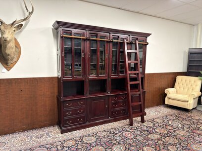 Englischer Bücherschrank Bibliothek mit Leiter