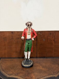 Klassische Skulptur Boxer in Uniform