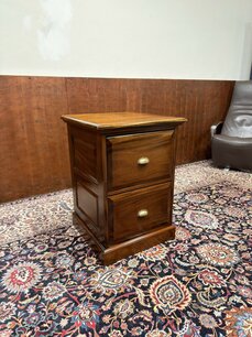 Klassische englische Mahoni Kommode