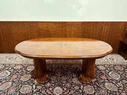 klassischen Italienischen nussbaum tisch