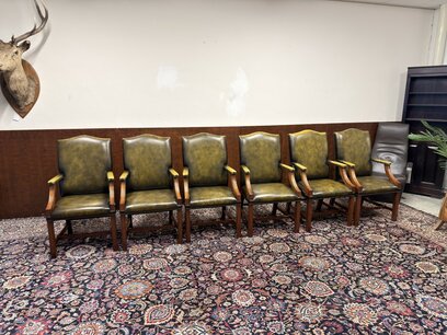 Set klassischer englischer Chesterfield President Stühle