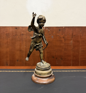 Antike Bronzestatue Cupido