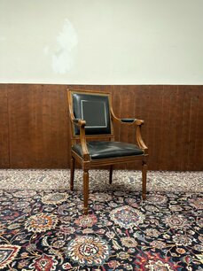 Klassischer englischer Chesterfield Stühl