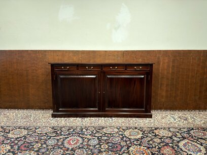 Klassischer englischer Büroschrank Sideboard