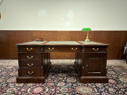 Klassischer englischer Vintage Schreibtisch Partnerdesk