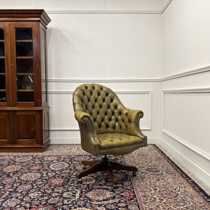 Klassischer englischer Chesterfield Director Chair Grün