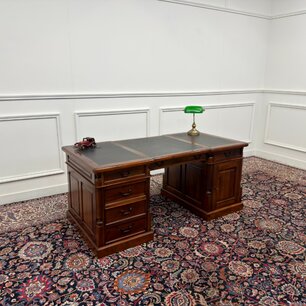 Klassischer englischer Schreibtisch Partnerdesk schwarz Leder