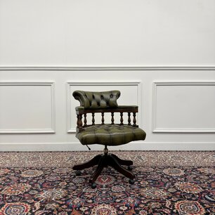 Klassicher Chesterfield Schreibtischstuhl Captain Chair Grün