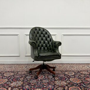Klassischer englischer Chesterfield Director Chair Grün
