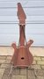 Große gitarre aus Cortenstahl