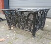 Große antike gusseisen jardiniere