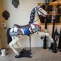 Große antik pferd von karussell