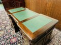 Klassischer englischer Chesterfield-Schreibtisch aus Mahagoni