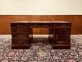 Klassischer englischer Chesterfield Schreibtisch Partnerdesk