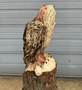 Große Holzskulptur eines Adler