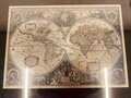 Klassische Couchtisch mit Weltkarte